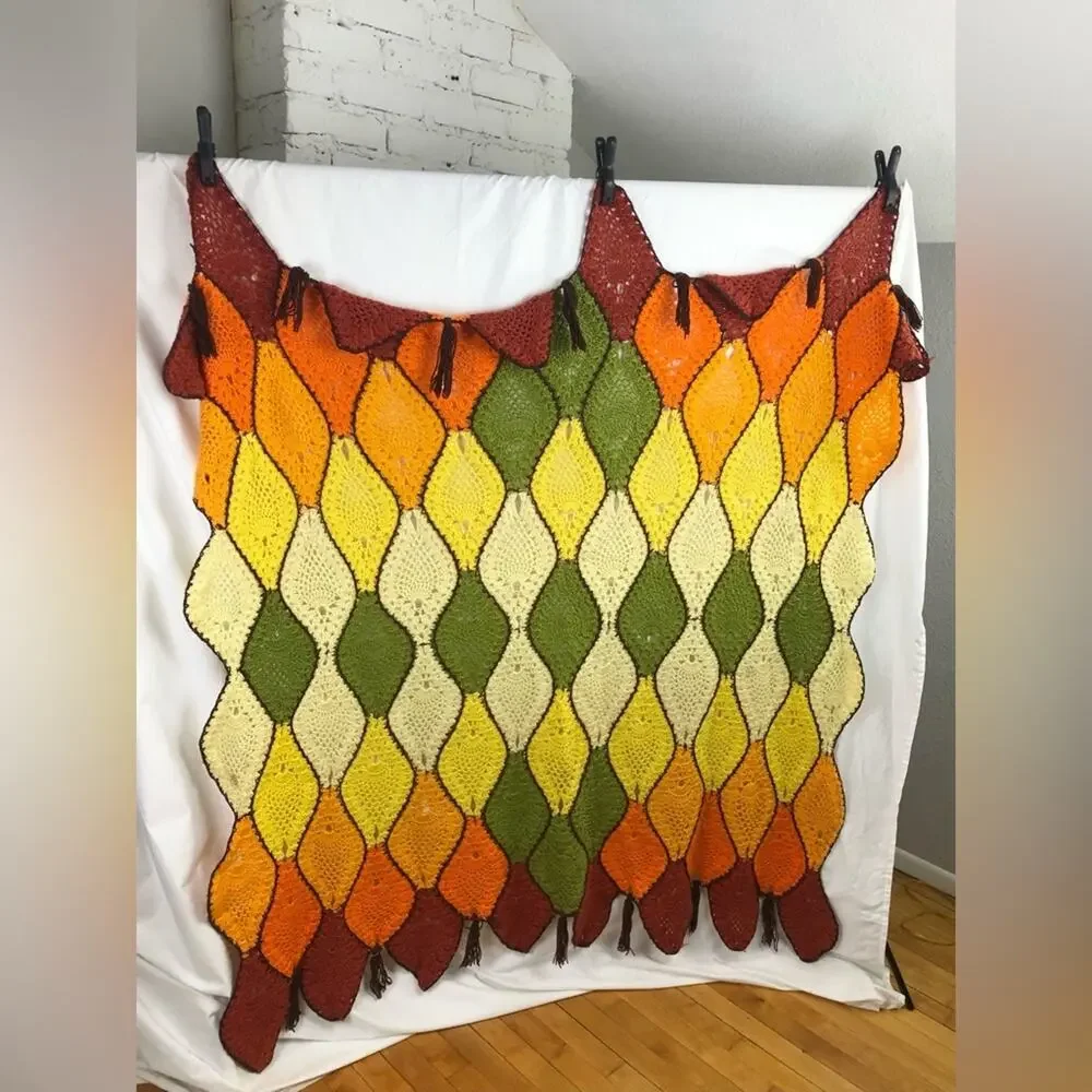 Vintage 70’s Hand Knit Fringe Scalloped Blanket
